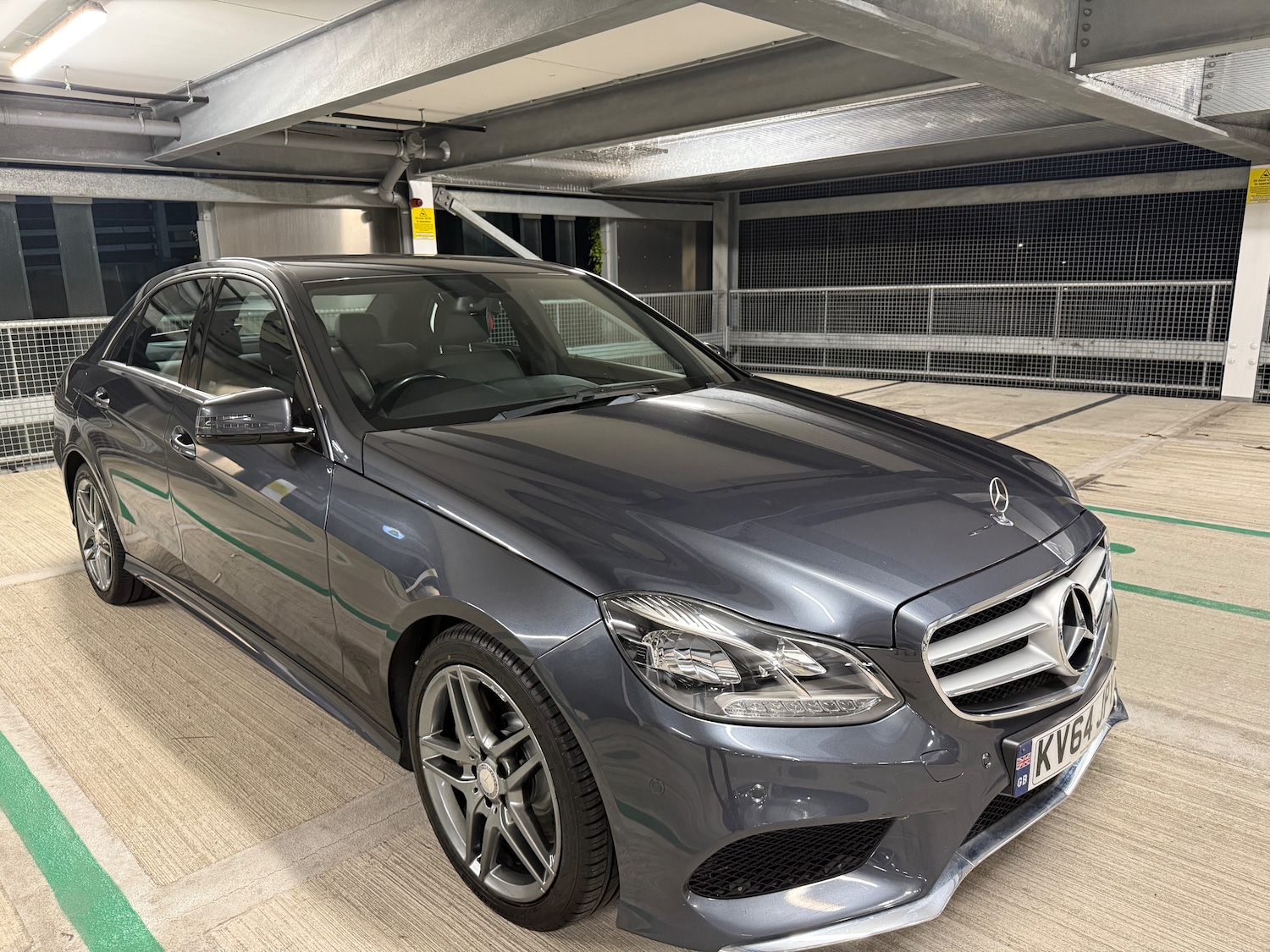 Used Mercedes-Benz E Class 2014 for sale - 76174149: Photo 2