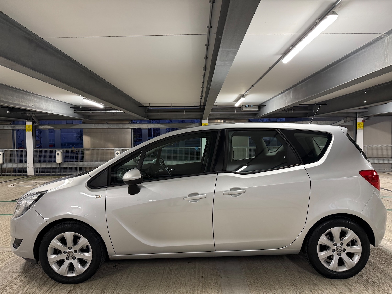 Used Vauxhall Meriva 2017 for sale - 77100924: Photo 4