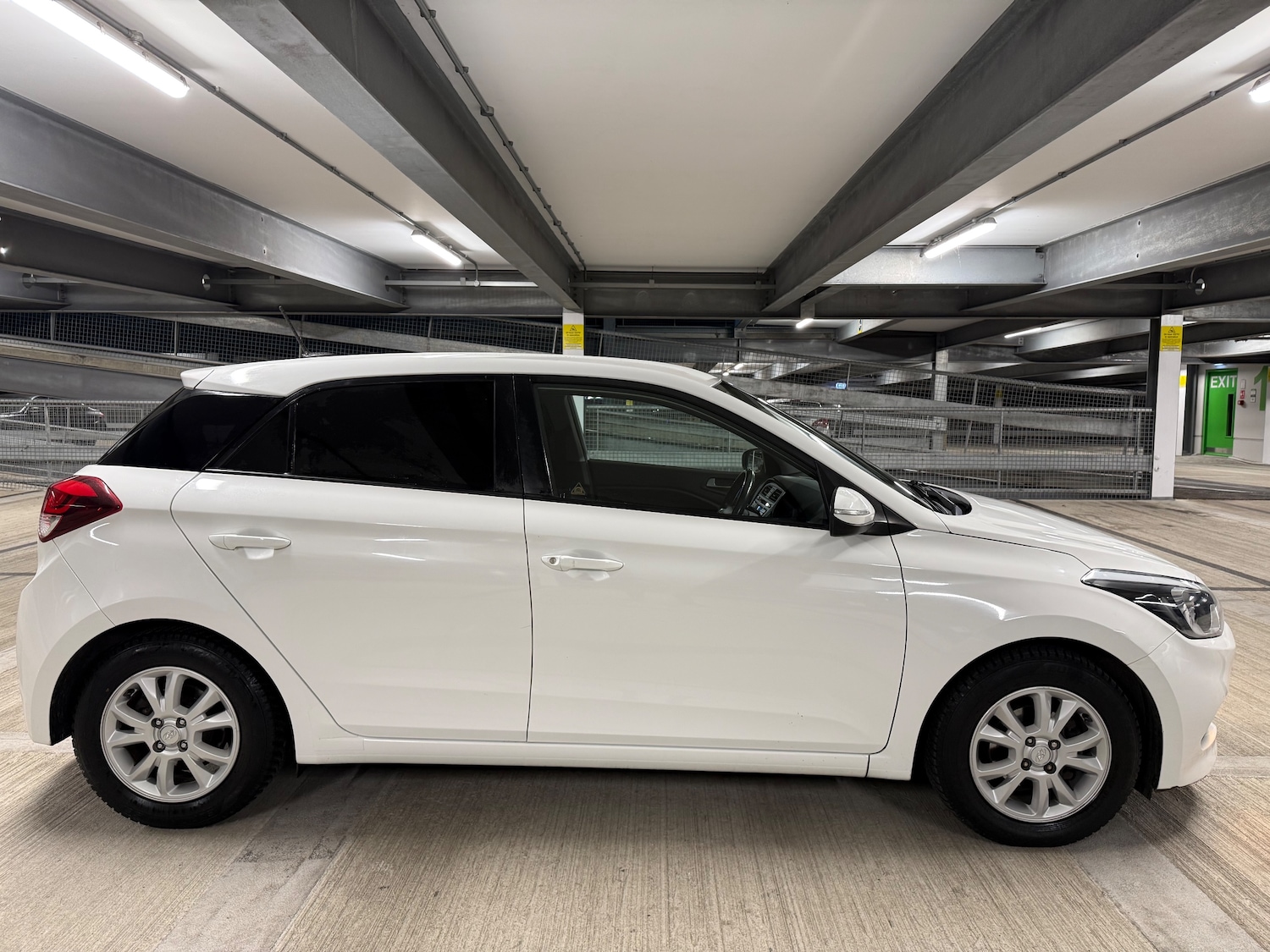 Used Hyundai i20 2017 for sale - 77082709: Photo 2