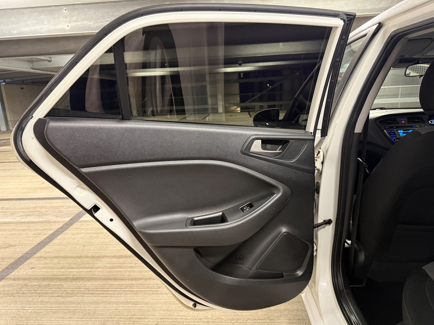 Used Hyundai i20 2017 for sale - 77082709: Photo 26