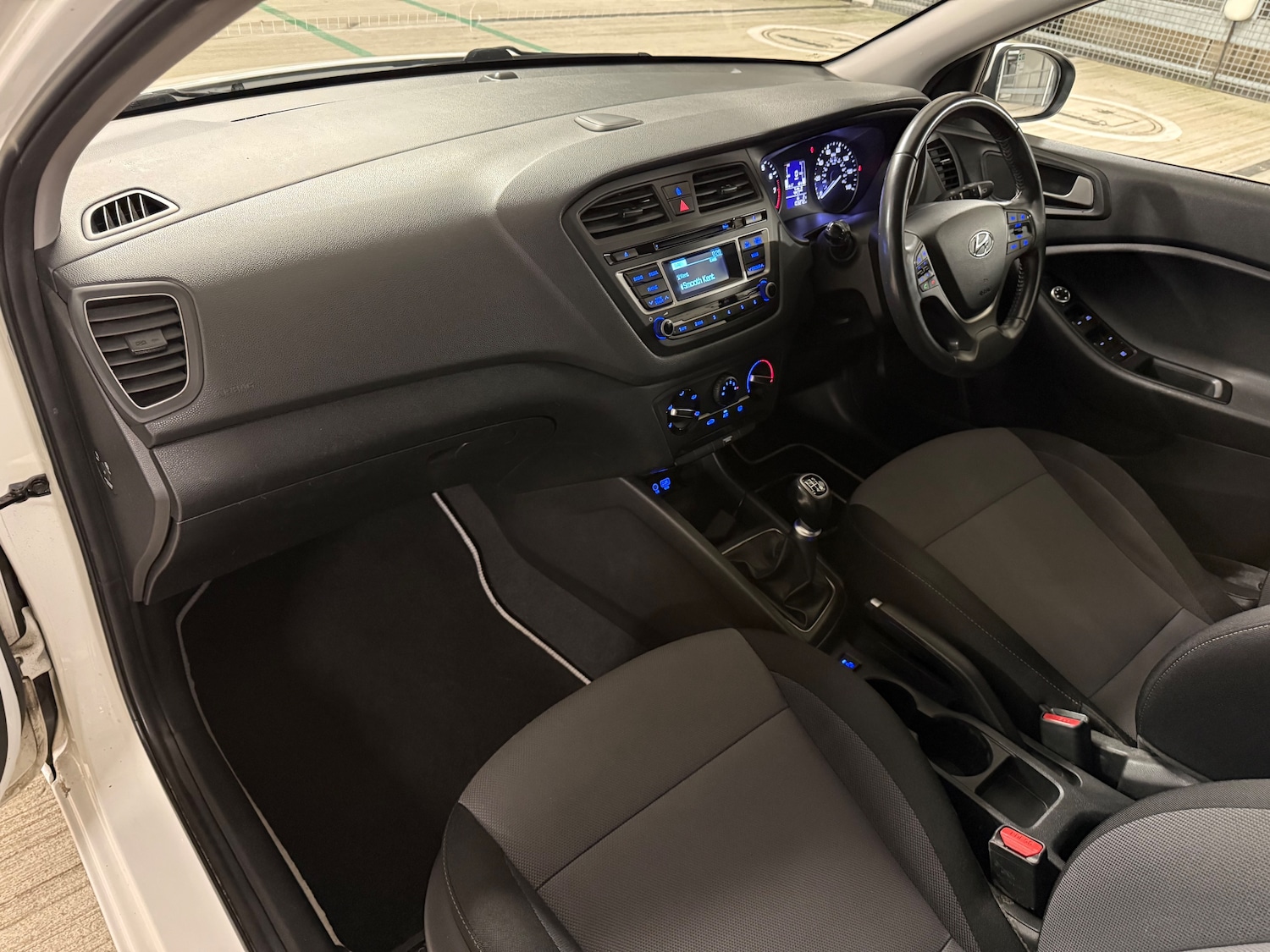 Used Hyundai i20 2017 for sale - 77082709: Photo 30