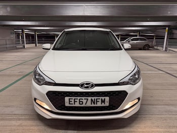 Used Hyundai i20 2017 for sale - 77082709: Photo