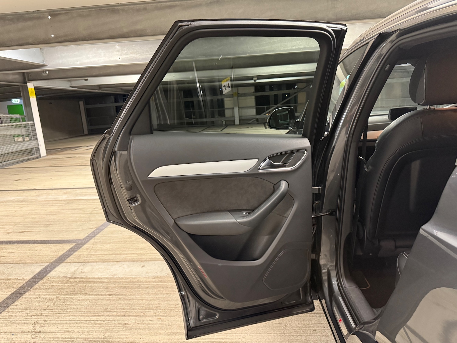 Used Audi Q3 2015 for sale - 75887473: Photo 53
