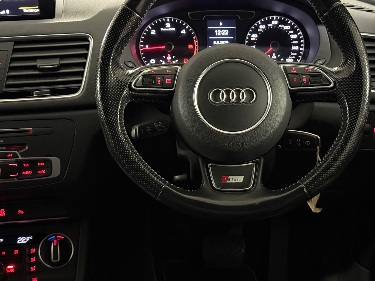 Used Audi Q3 2015 for sale - 75887473: Photo 73