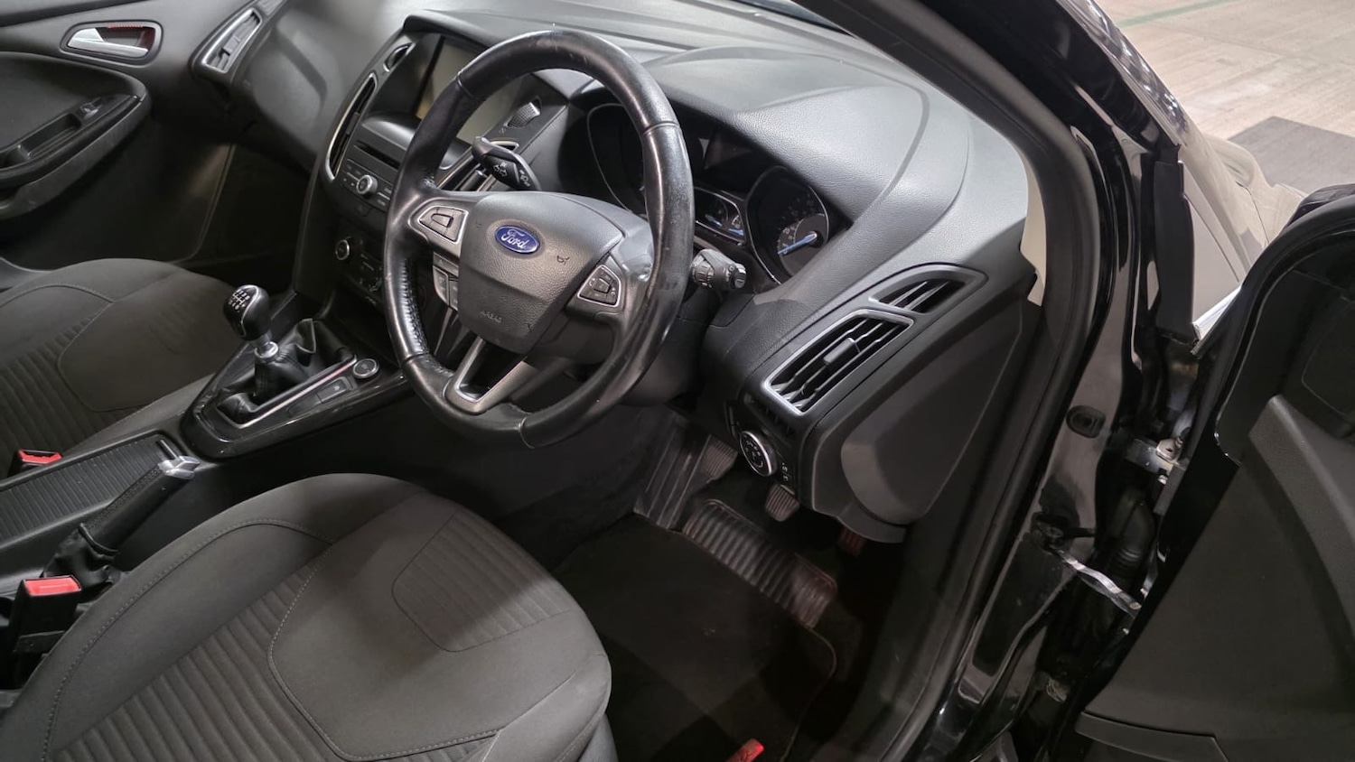 Used Ford Focus 2015 for sale - 77167346: Photo 12