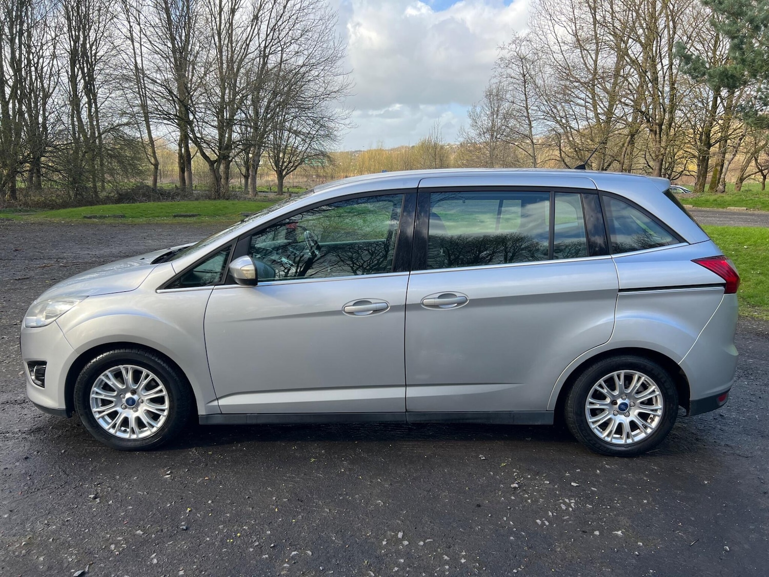 Used Ford Grand C-Max 2011 for sale - 78072574: Photo 2