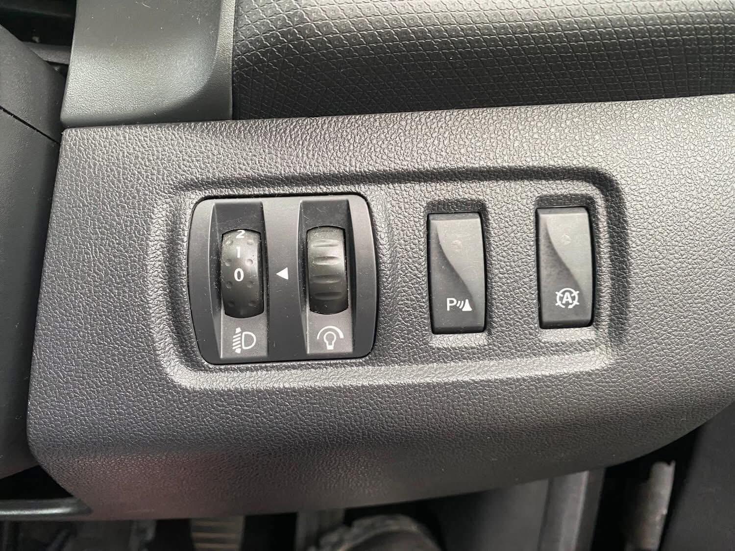 Used Renault Clio 2016 for sale - 76550250: Photo 18