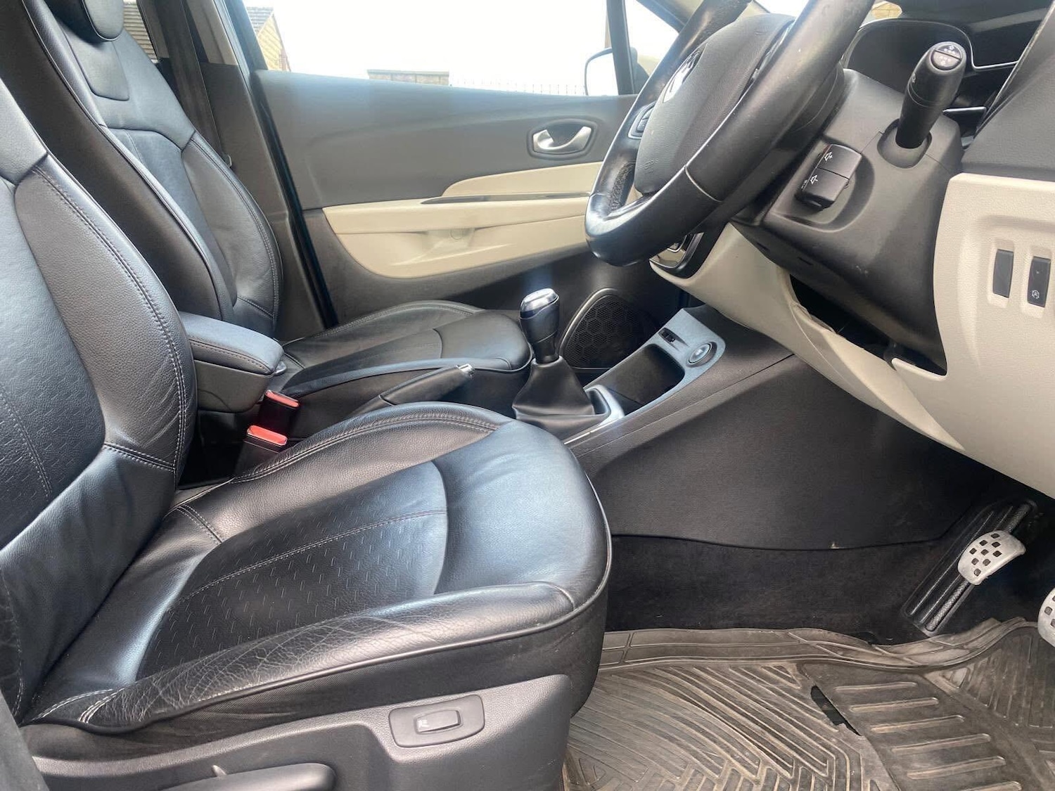 Used Renault Captur for sale - 77738040: Photo 13