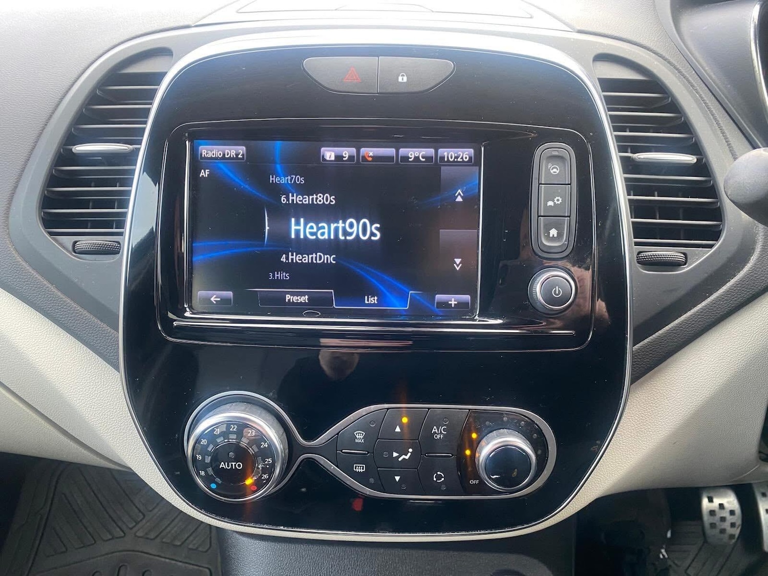 Used Renault Captur for sale - 77738040: Photo 15