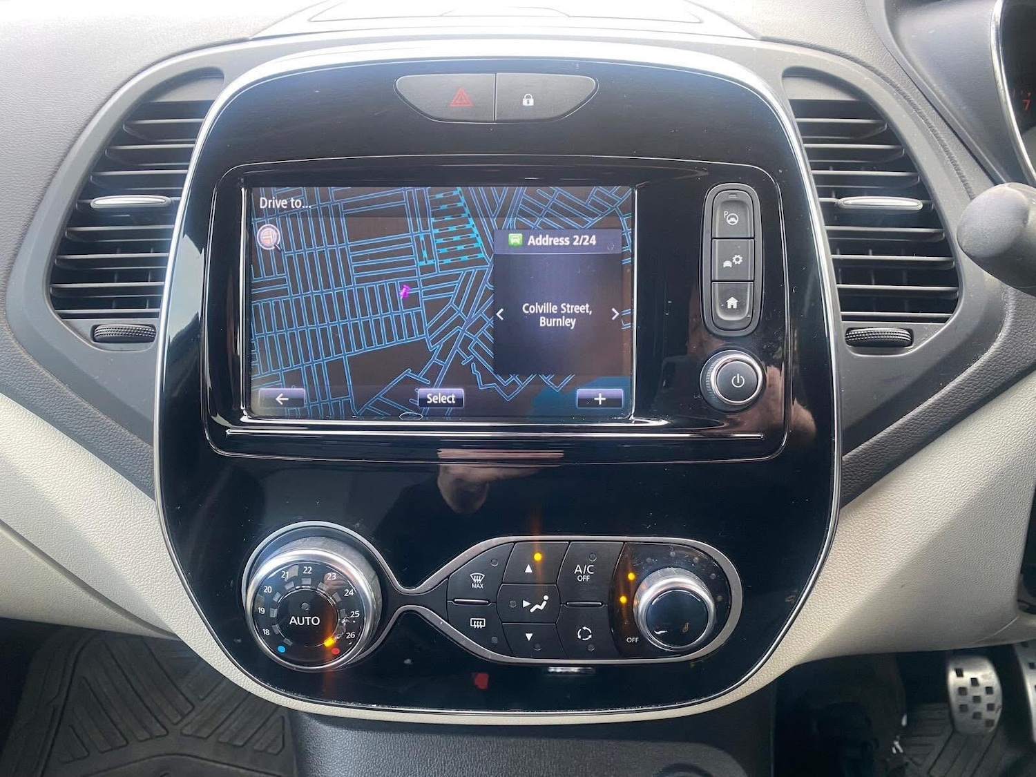 Used Renault Captur for sale - 77738040: Photo 16