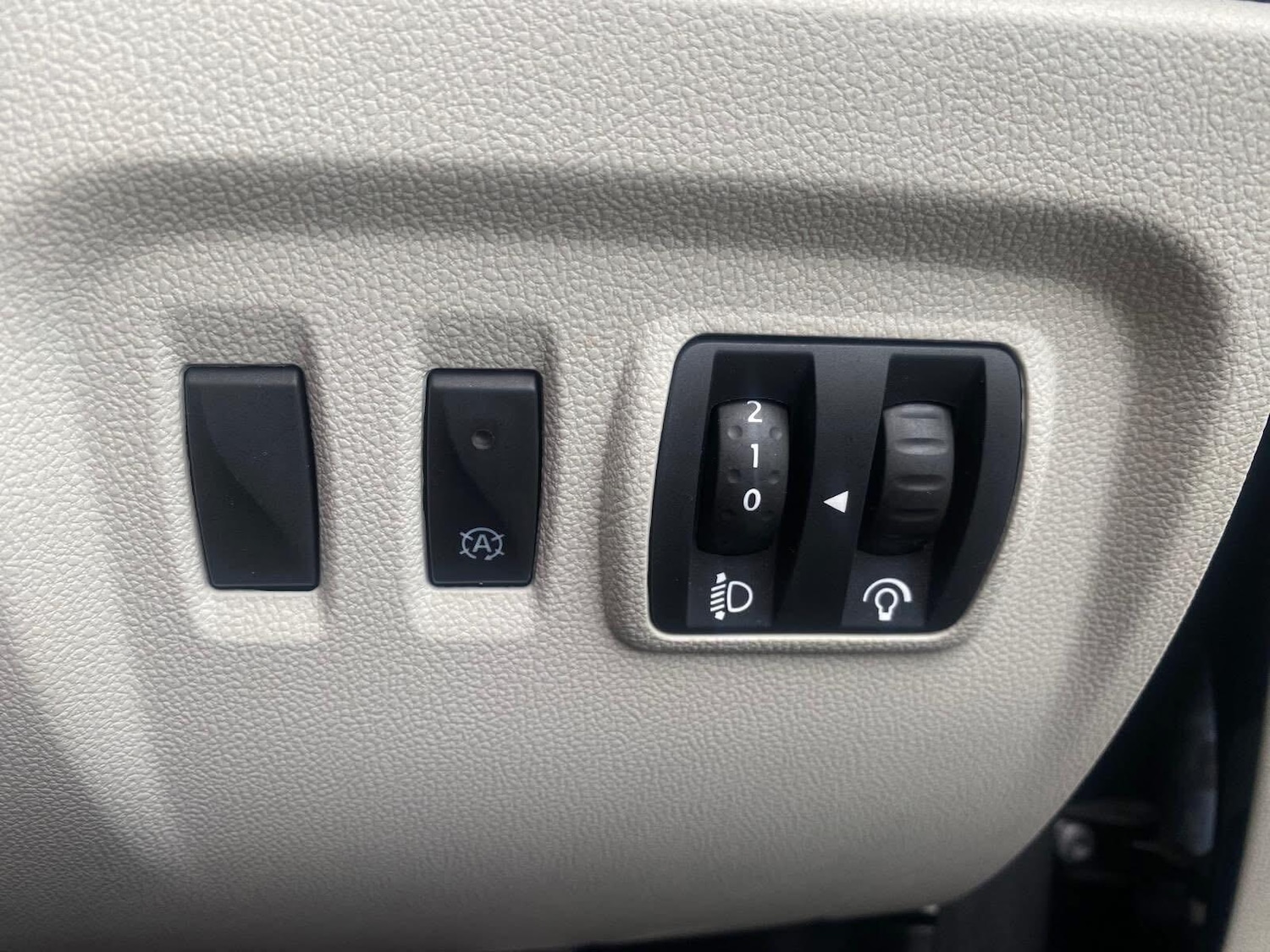 Used Renault Captur for sale - 77738040: Photo 19