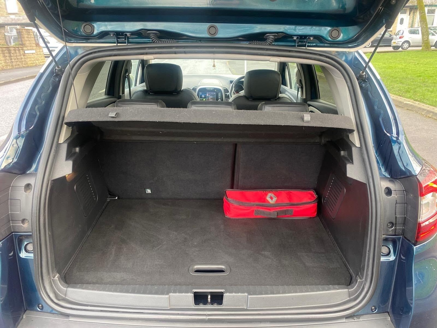 Used Renault Captur for sale - 77738040: Photo 9