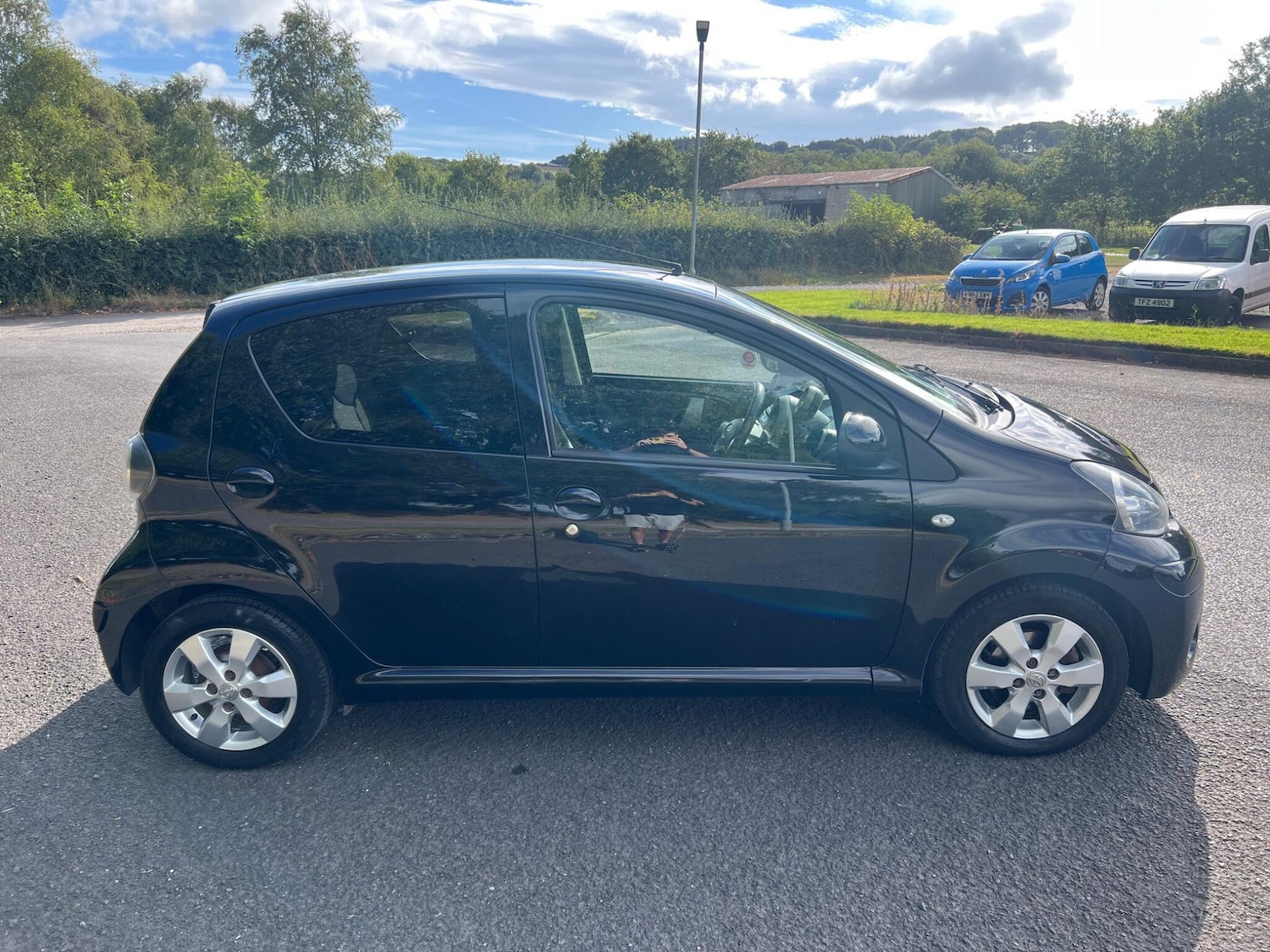 Used Toyota AYGO 2013 for sale - 76413421: Photo 8