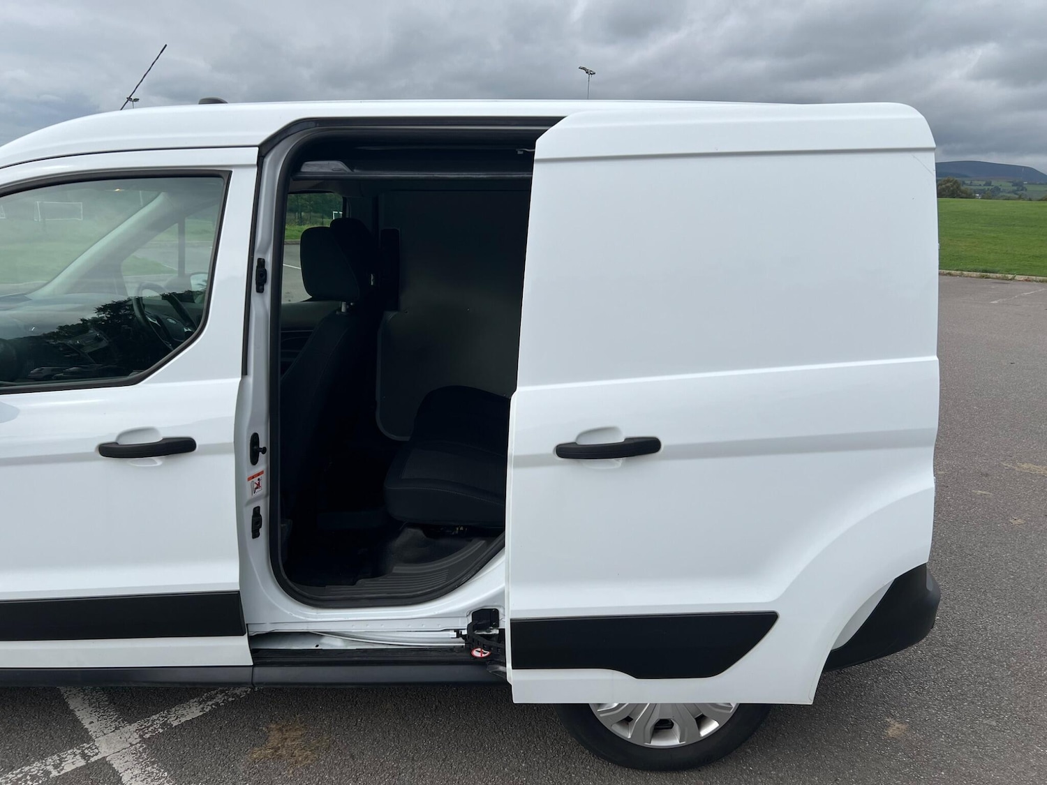 Used Ford Transit Connect 2019 for sale - 76413422: Photo 14