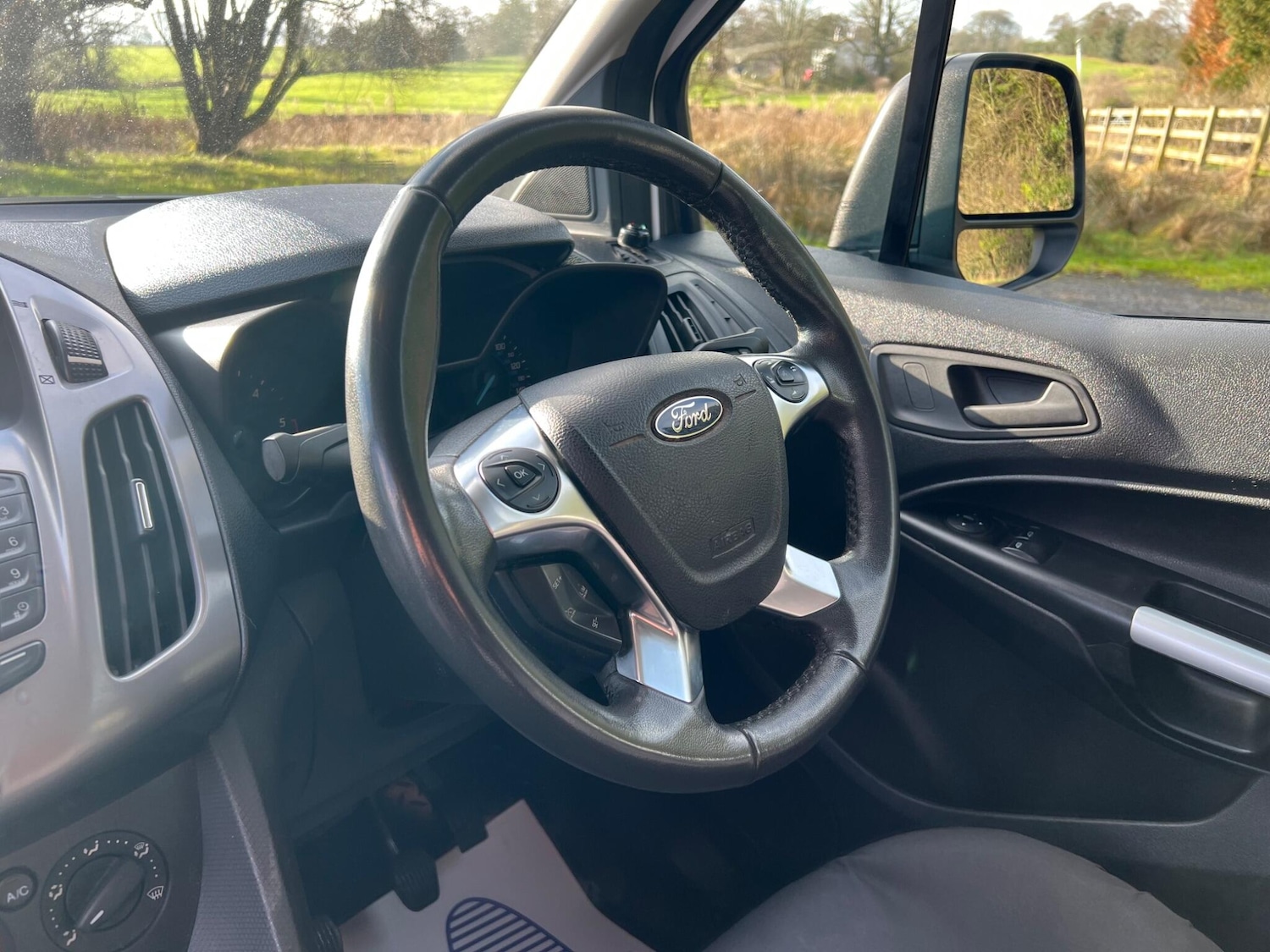 Used Ford Transit Connect 2014 for sale - 77230162: Photo 45