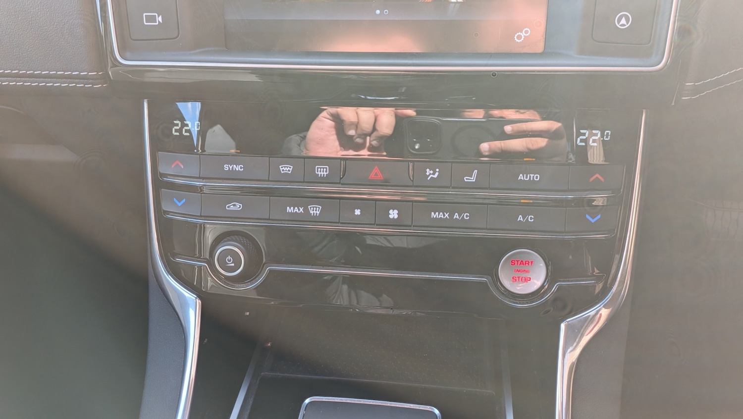 Used Jaguar XE 2017 for sale - 77991925: Photo 27