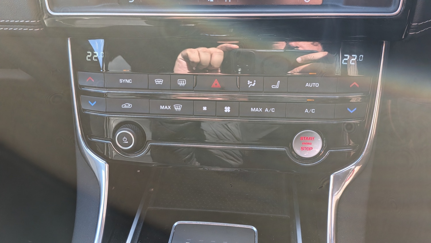 Used Jaguar XE 2017 for sale - 77991925: Photo 28