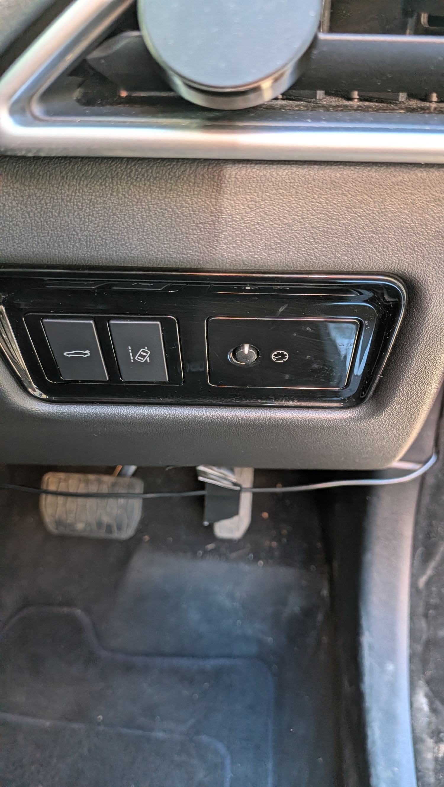 Used Jaguar XE 2017 for sale - 77991925: Photo 32