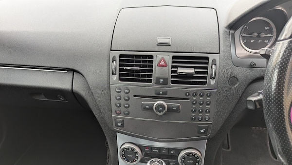 Used Mercedes-Benz C-Class 2009 for sale - 76220348: Photo 14