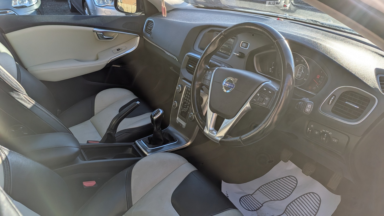 Used Volvo V40 2014 for sale - 77127380: Photo 10