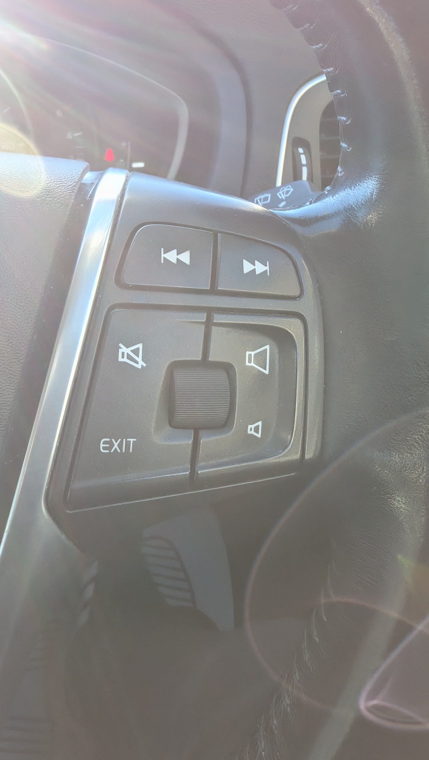 Used Volvo V40 2014 for sale - 77127380: Photo 18