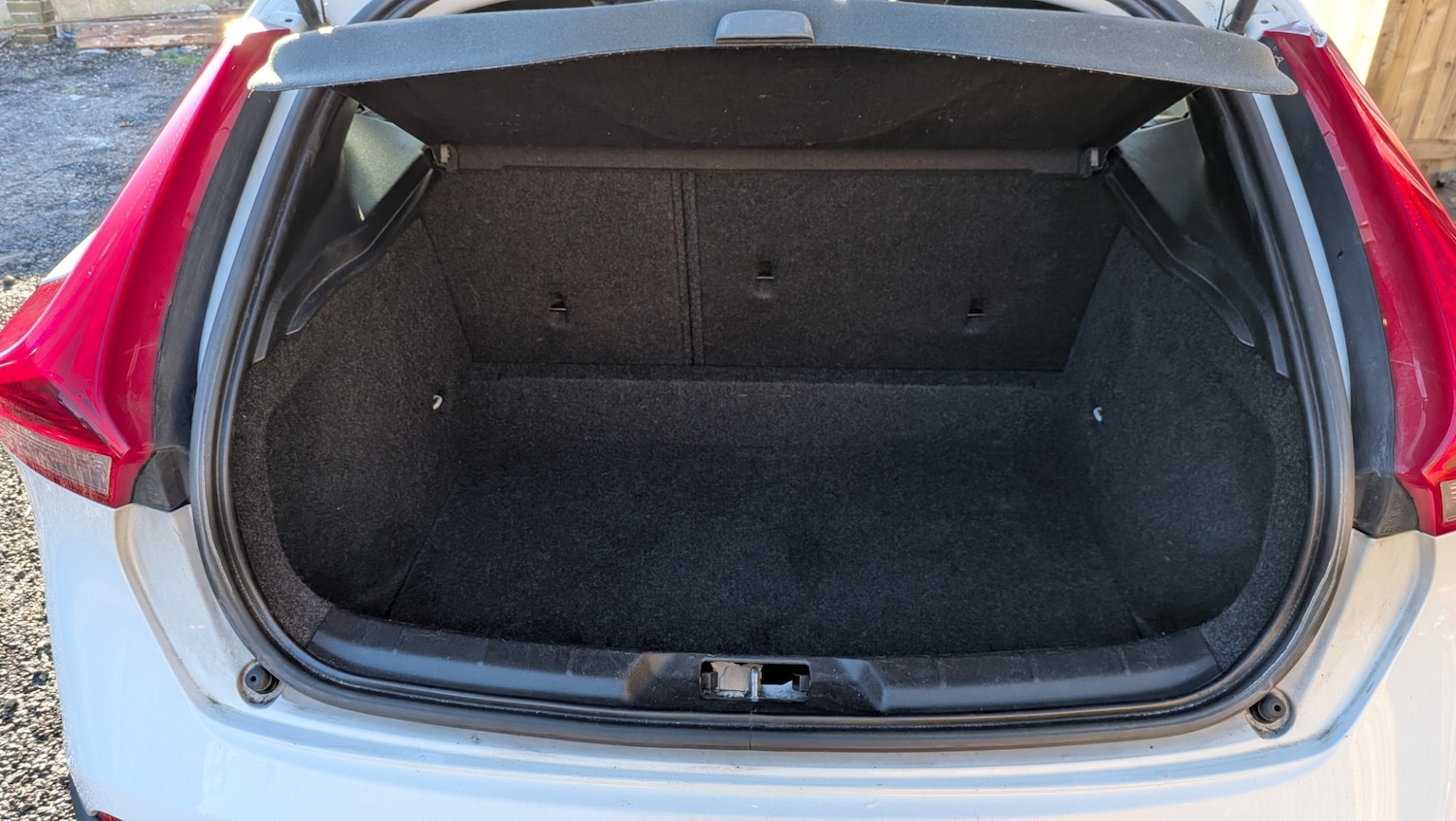 Used Volvo V40 2014 for sale - 77127380: Photo 19