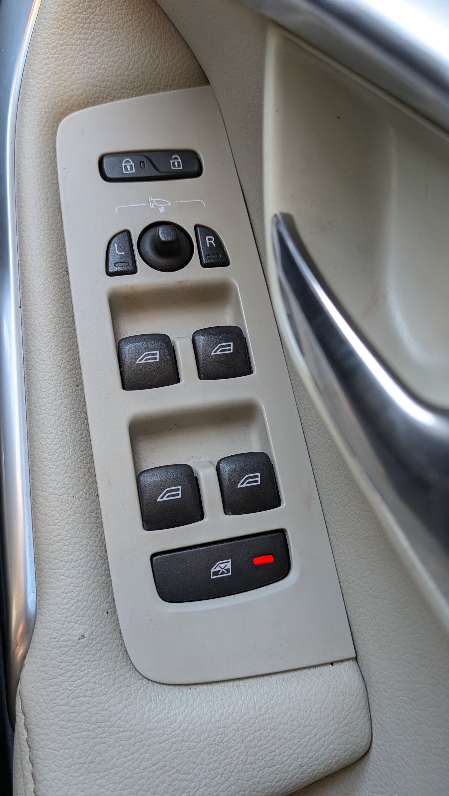 Used Volvo V40 2014 for sale - 77127380: Photo 21