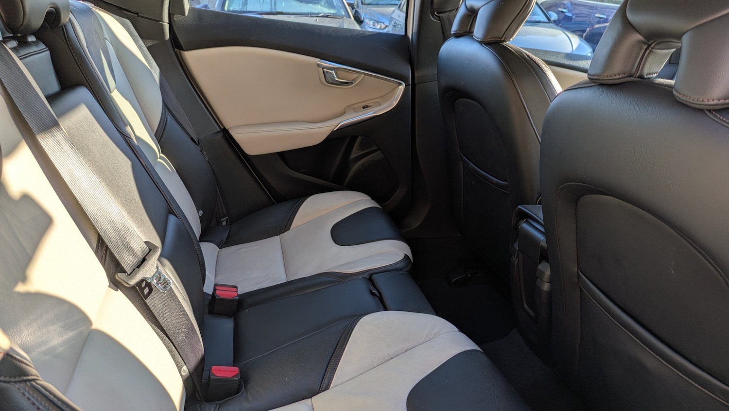 Used Volvo V40 2014 for sale - 77127380: Photo 9