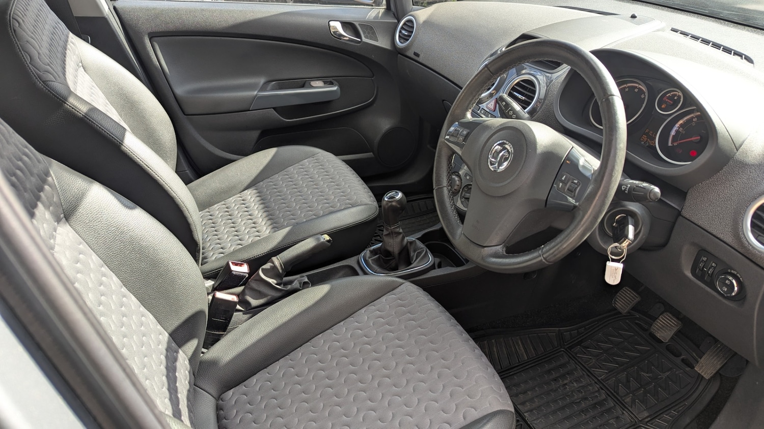 Used Vauxhall Corsa 2012 for sale - 76024276: Photo 10