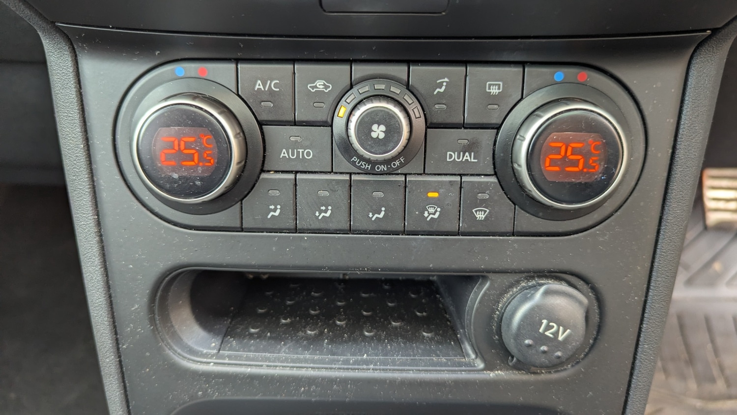 Used Nissan Qashqai 2012 for sale - 76521453: Photo 19