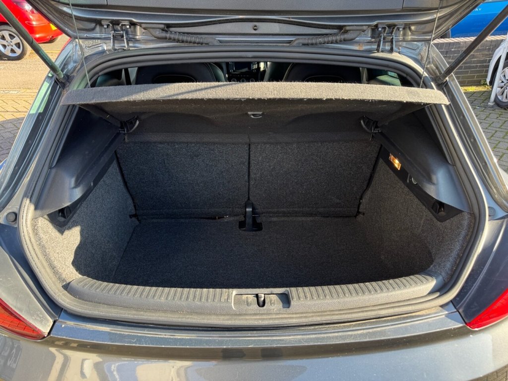 Used Volkswagen Scirocco 2015 for sale - 78056126: Photo 11