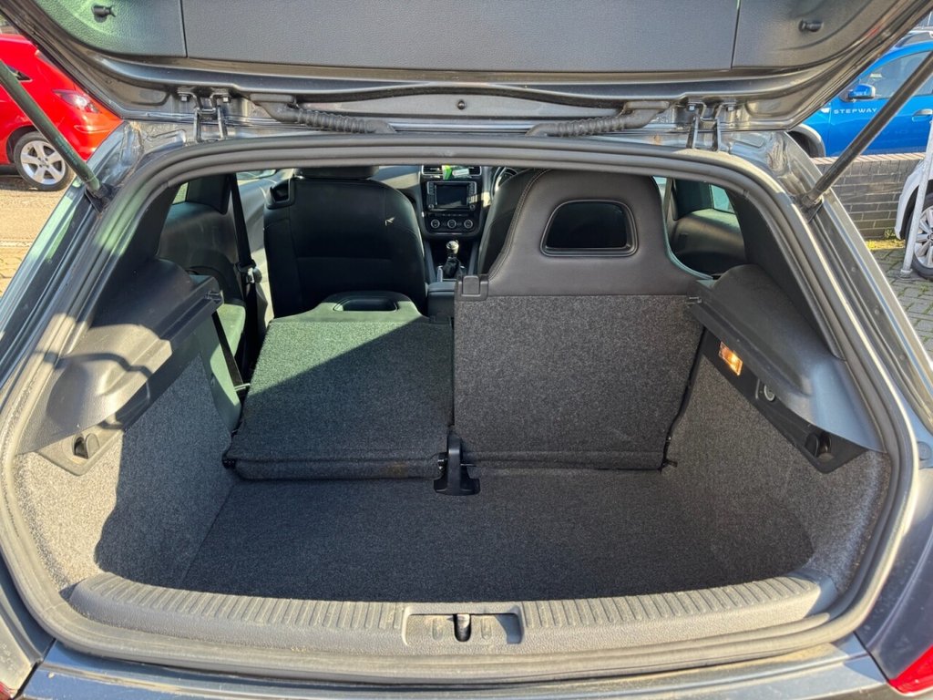 Used Volkswagen Scirocco 2015 for sale - 78056126: Photo 28