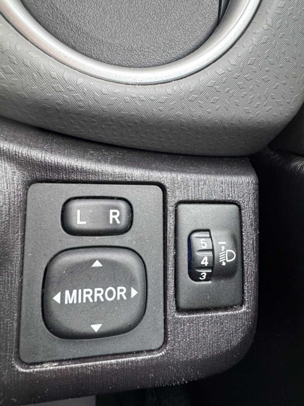 Used Toyota Yaris 2013 for sale - 76419986: Photo 25