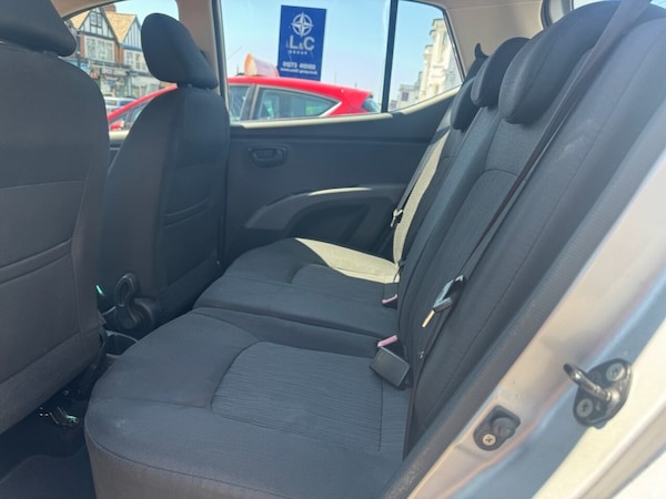 Used Hyundai i10 2011 for sale - 75675979: Photo 11