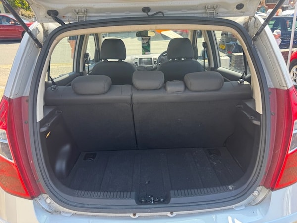 Used Hyundai i10 2011 for sale - 75675979: Photo 25