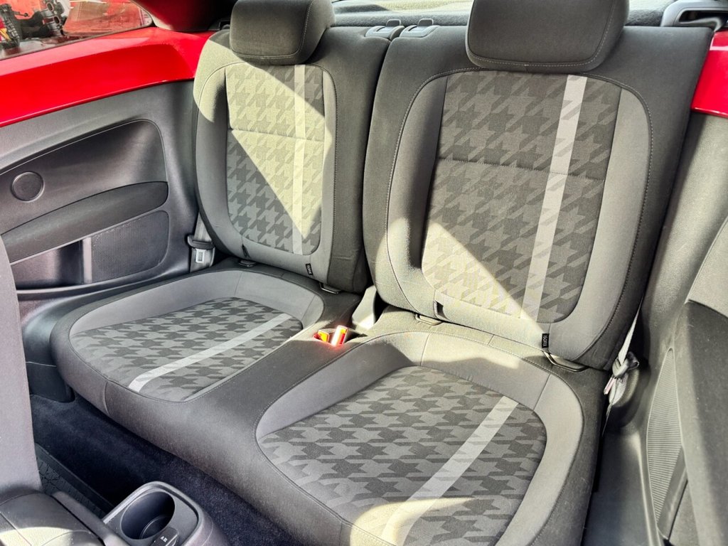 Used Volkswagen Beetle 2018 for sale - 77673687: Photo 12
