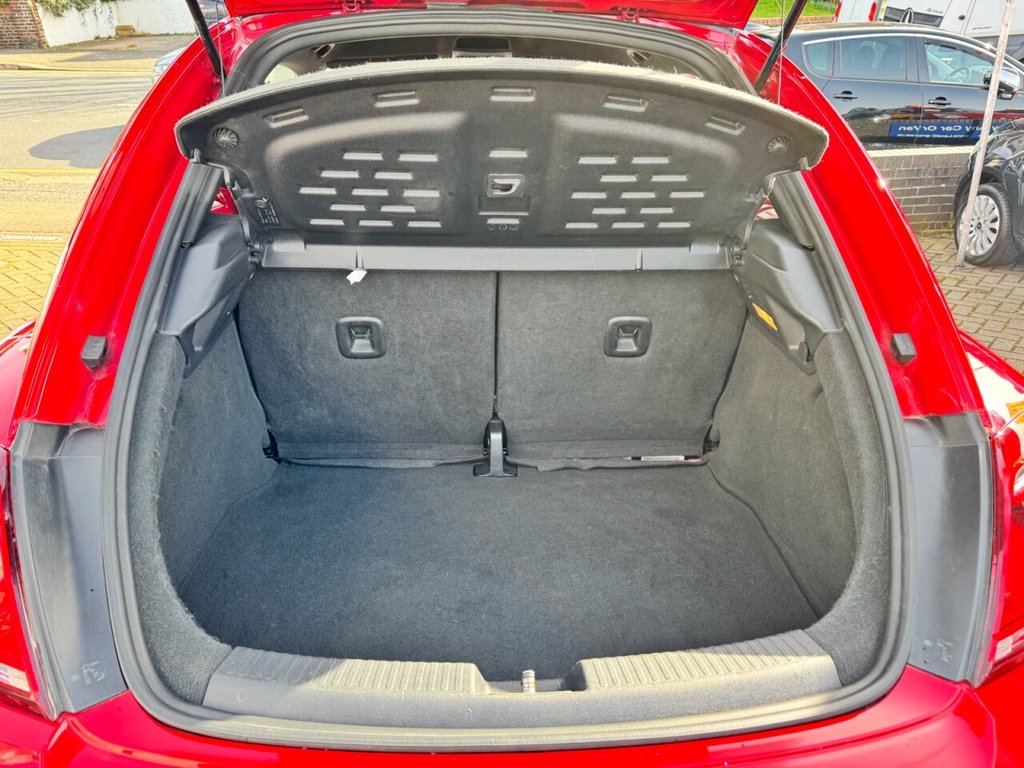 Used Volkswagen Beetle 2018 for sale - 77673687: Photo 25