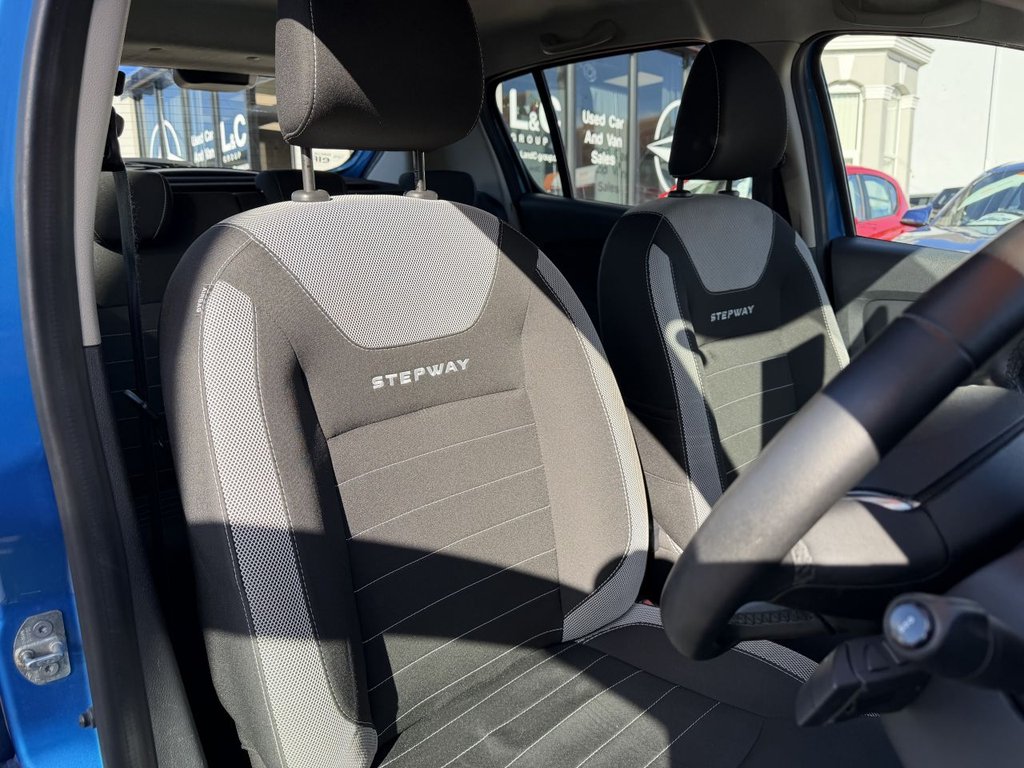 Used Dacia Sandero Stepway 2017 for sale - 77558053: Photo 16