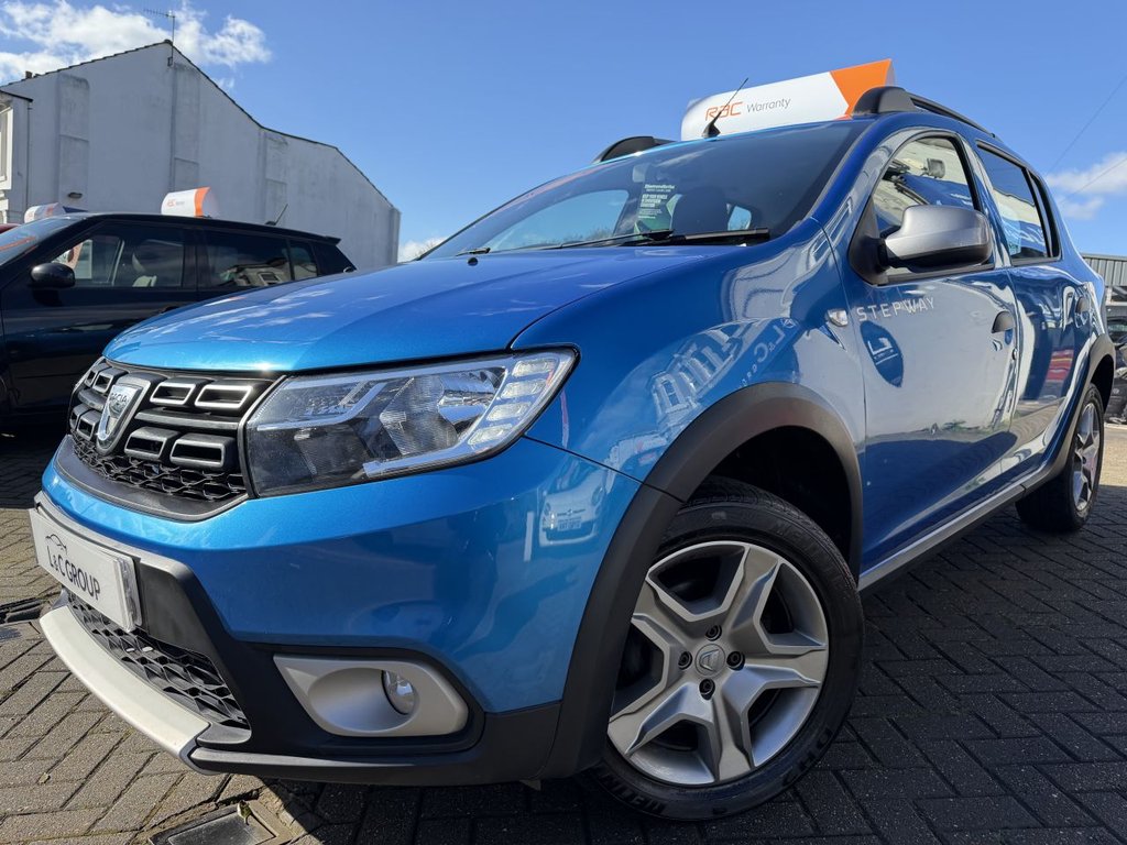 Used Dacia Sandero Stepway 2017 for sale - 77558053: Photo 2