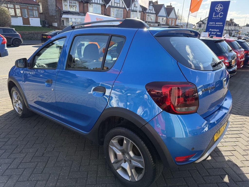 Used Dacia Sandero Stepway 2017 for sale - 77558053: Photo 7
