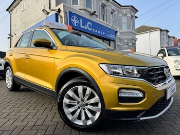 Used Volkswagen T-Roc 2018 for sale - 77792220: Photo