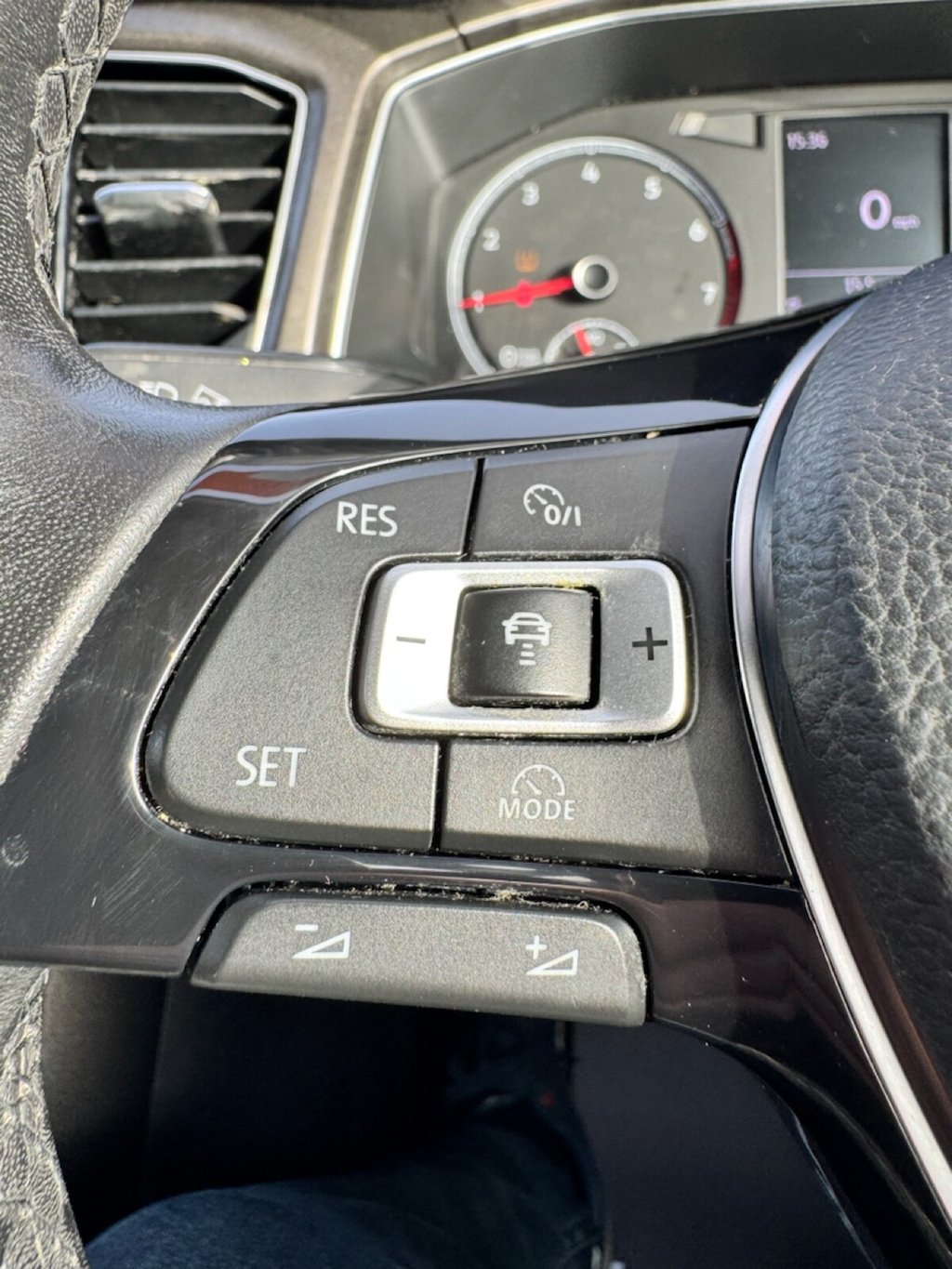 Used Volkswagen T-Roc 2018 for sale - 77792220: Photo 23