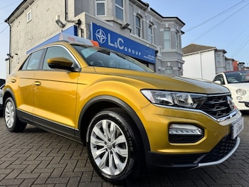 Used Volkswagen T-Roc 2018 for sale - 77792220: Photo