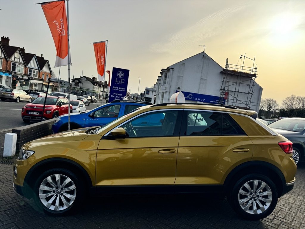 Used Volkswagen T-Roc 2018 for sale - 77792220: Photo 6