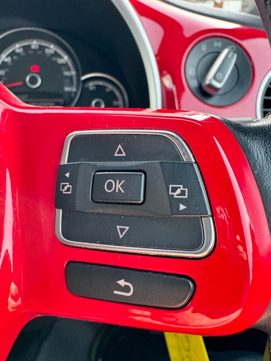 Used Volkswagen Beetle 2018 for sale - 78056266: Photo 24