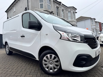 Used Renault Trafic 2015 for sale - 77810000: Photo
