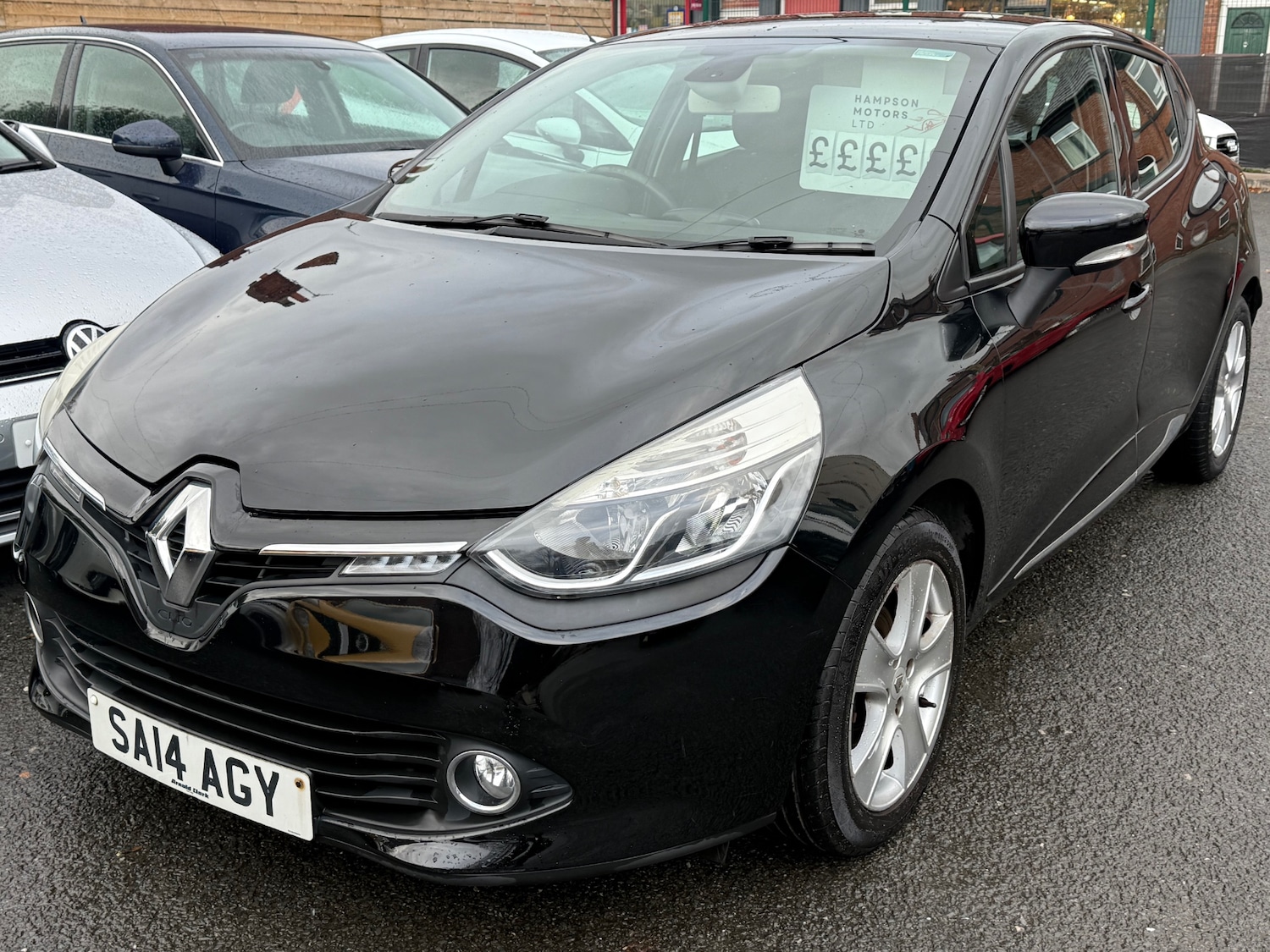 Used Renault Clio 2014 for sale - 76427837: Photo 2