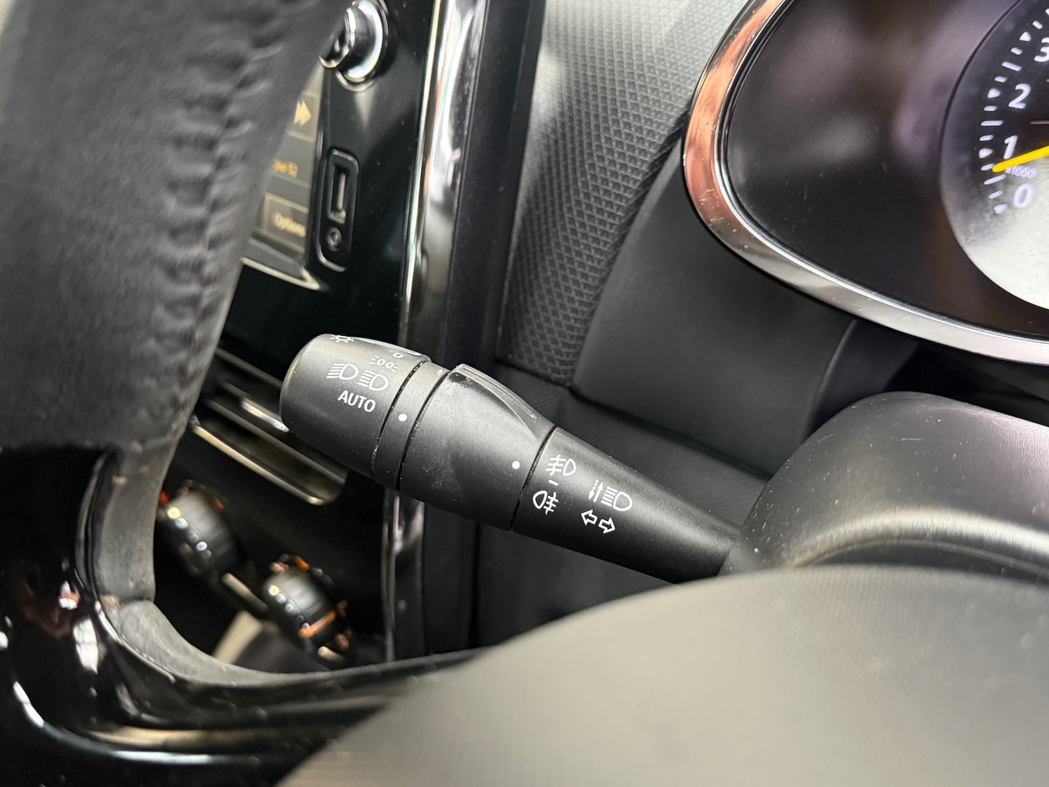 Used Renault Clio 2014 for sale - 76427837: Photo 22