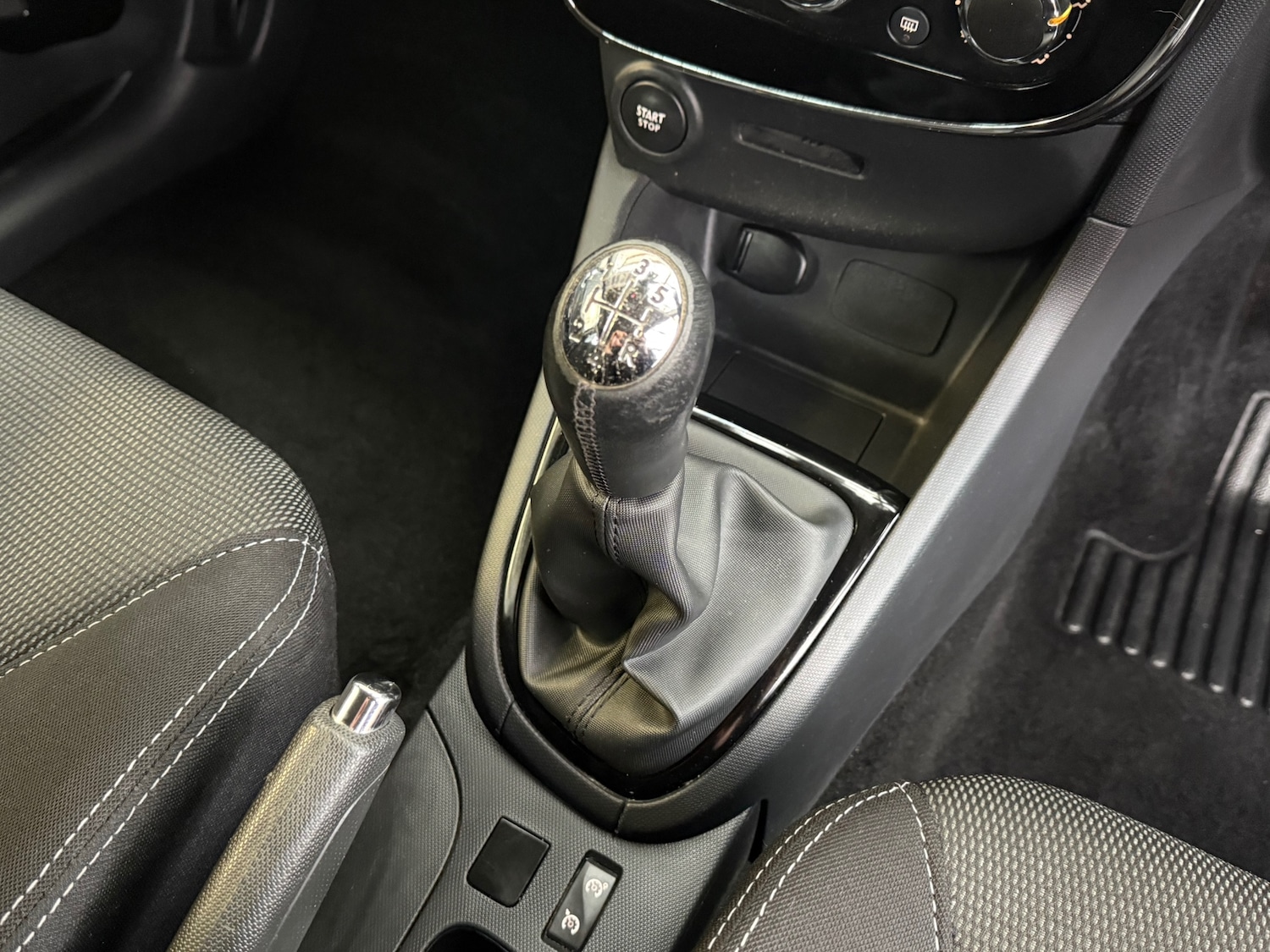 Used Renault Clio 2014 for sale - 76427837: Photo 27