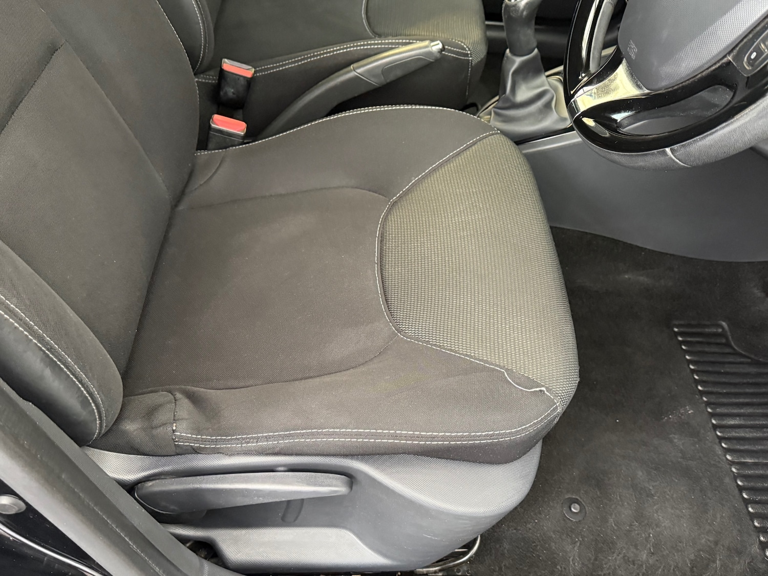 Used Renault Clio 2014 for sale - 76427837: Photo 30